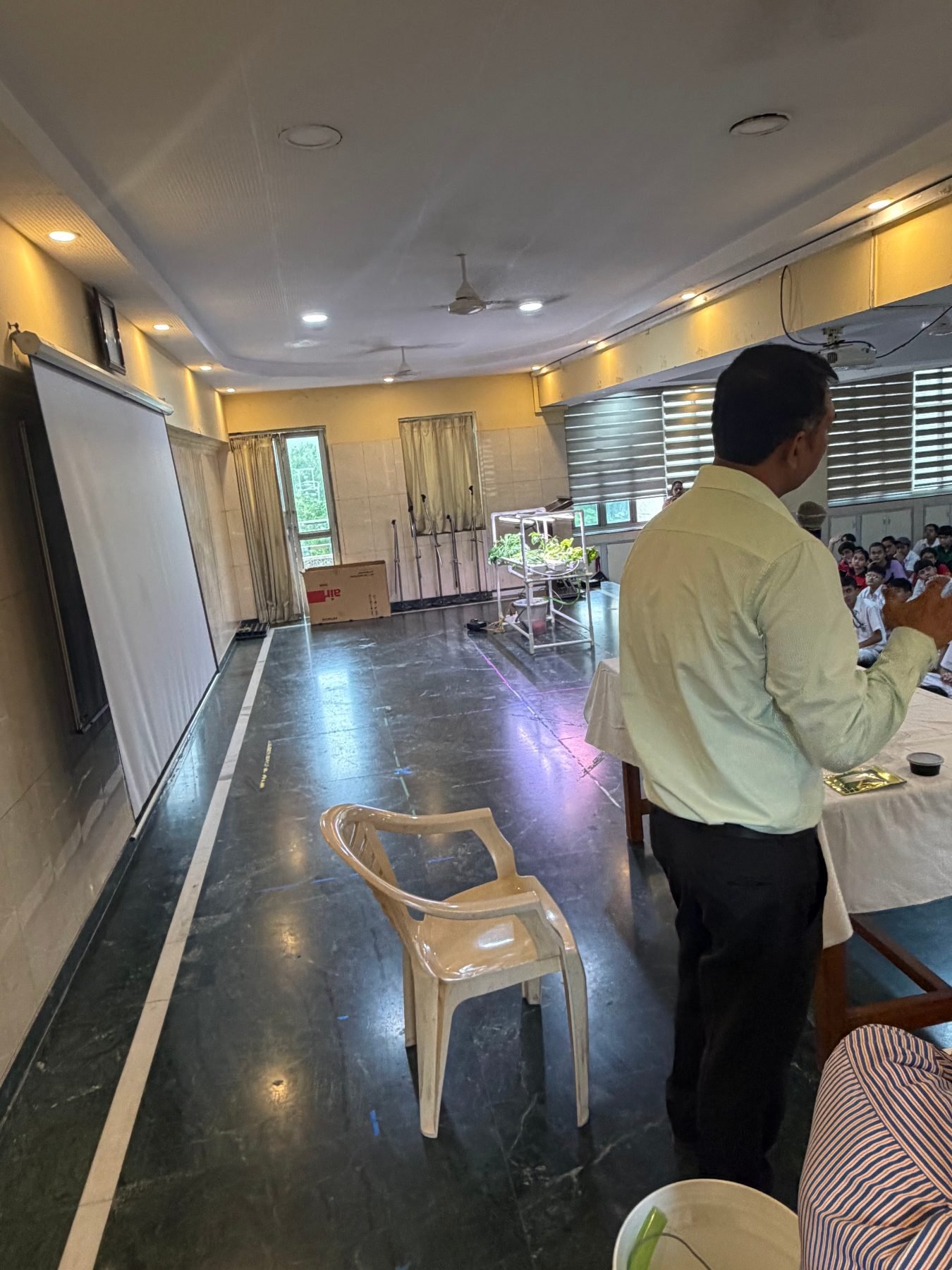 Live hydroponic demo systems set up in the auditorium at DPS Faridabad
