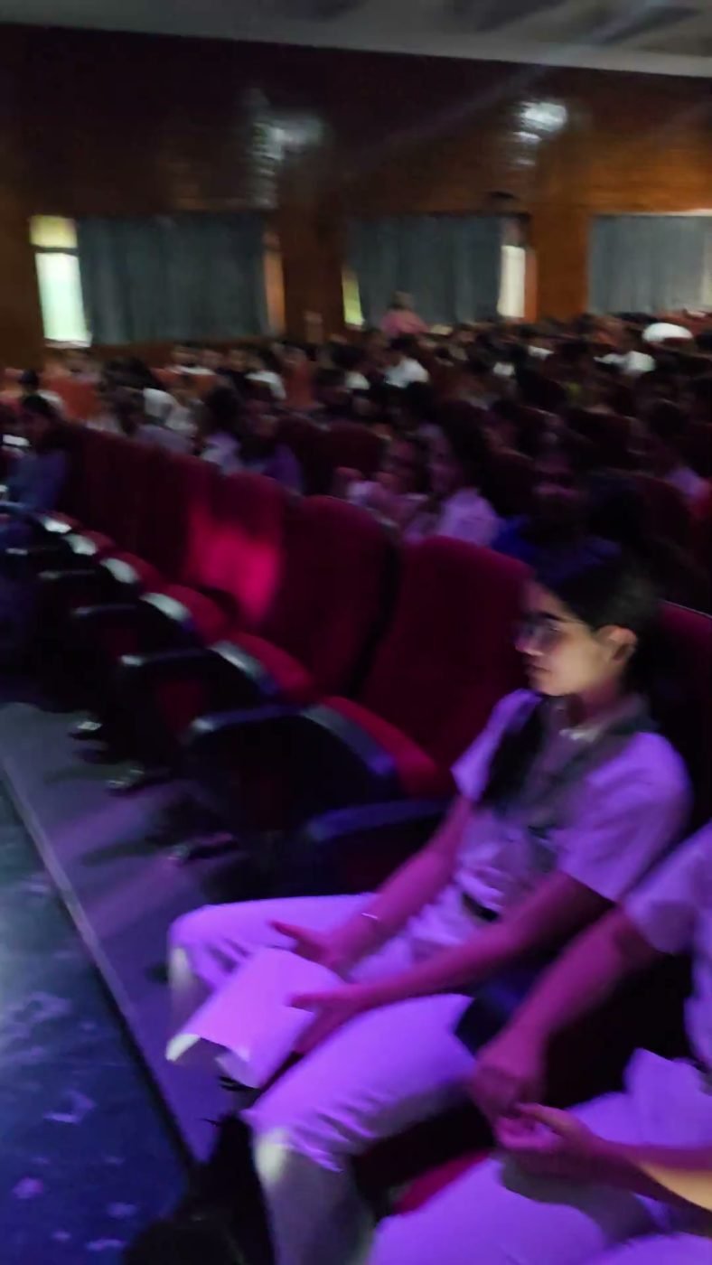 Students taking notes during the hydroponics talk at DPS Faridabad